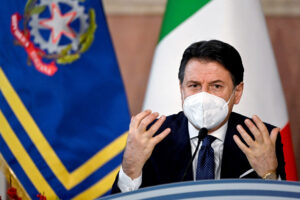 Dal 7 al 15 gennaio Italia tra zona gialla e arancione (le regioni a rischio): spostamenti bloccati e due ospiti a casa