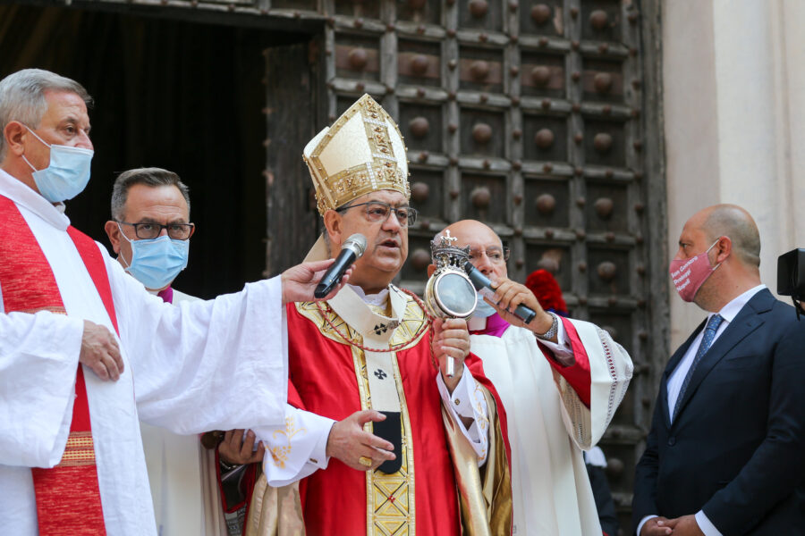 Il Cardinale Sepe digiuna per ricordare a tutti che anche i detenuti hanno una dignità