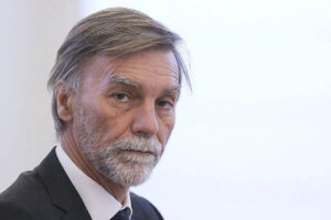 Comunità Democratica, Delrio, Prodi e Ruffini chiamano i cattolici del centrosinistra: “Chiediamo spazio dentro o fuori dal Pd”