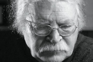 Intervista a Vincenzo Sparagna: “Fumetti, viaggi, rivoluzione… e sono ancora vivo” Intervista a Vincenzo Sparagna: “Fumetti, viaggi, rivoluzione… e sono ancora vivo”