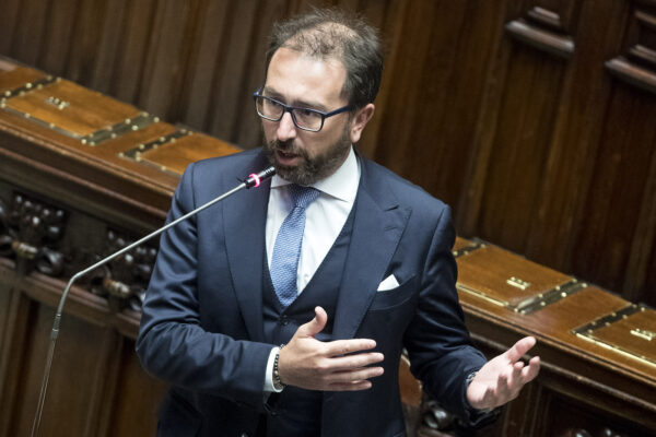 Processo penale, lo Stato paghi le spese di chi viene assolto