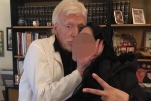 Stefano Ansaldi, spunta la pista suicidio dietro la morte del ginecologo: nessuna impronta sul coltello Stefano Ansaldi, spunta la pista suicidio dietro la morte del ginecologo: nessuna impronta sul coltello