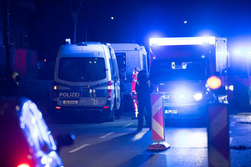 Spari e giallo a Berlino, tre persone ferite in modo grave