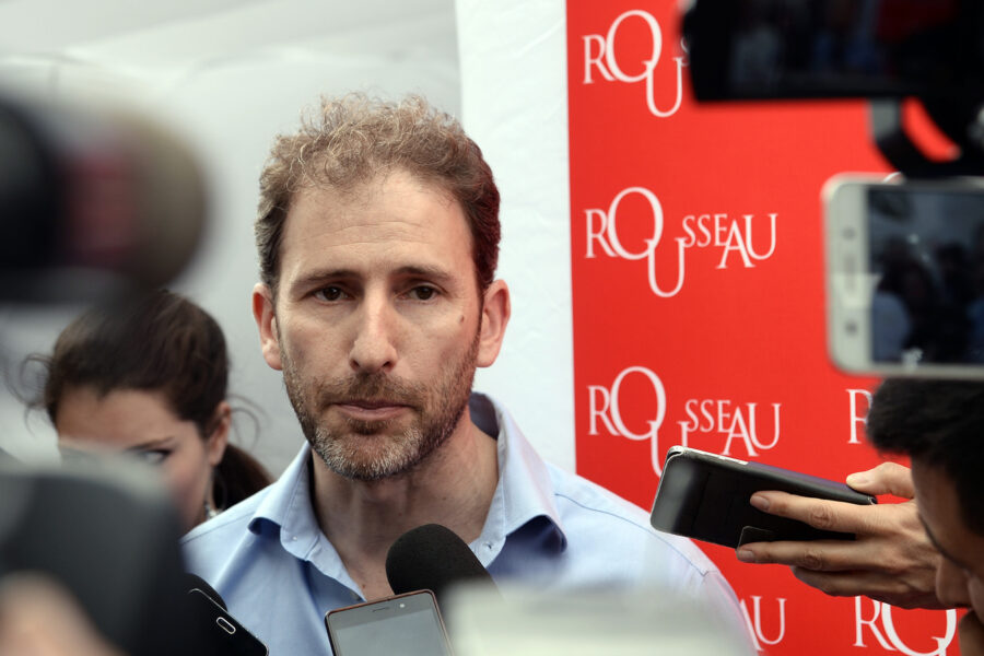 Il guaio non è Philip Morris ma l’opacità di Casaleggio e della sua Rousseau