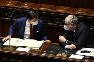 L’inchino a Philip Morris è la morte della politica