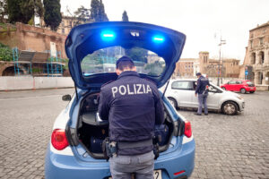 Foto Mauro Scrobogna /LaPresse
25-12-2020 Roma , Italia
Cronaca
Lock down di Natale – controlli
Nella foto: Controlli ad un blocco della Polizia di Stato

Photo Mauro Scrobogna /LaPresse
December 25, 2020  Rome, Italy
News
Christmas lock down – checks
In the photo: Checks at a block of the State Police