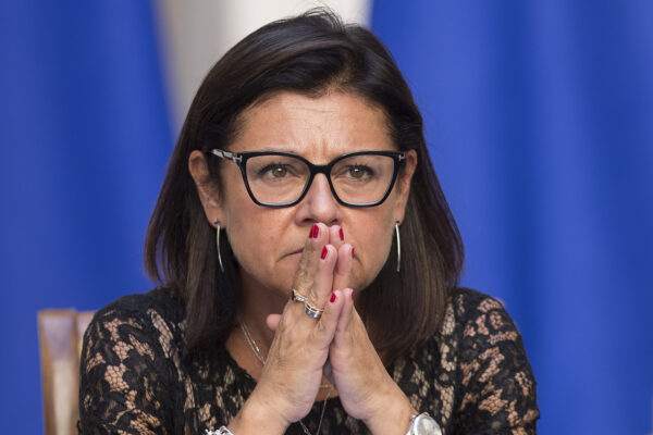 De Micheli dà i numeri sui trasporti, ma sono sbagliati De Micheli dà i numeri sui trasporti, ma sono sbagliati