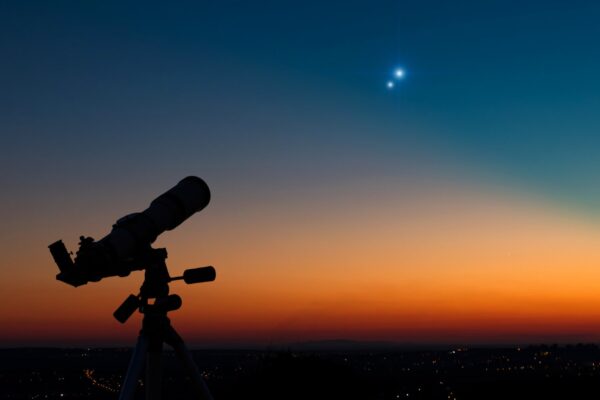 Allineamento tra Giove e Saturno, perché accade ed è un evento straordinario?