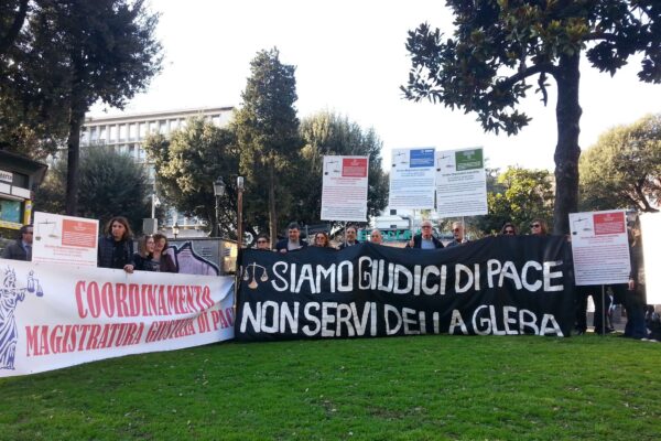 Giudici di pace in sciopero della fame: “Stanchi della vita da eterni precari”