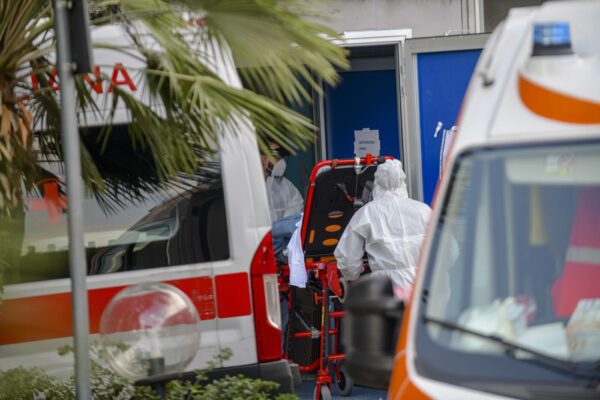 Paziente down ‘legata al letto’, il Cardarelli smonta le accuse: “Chiarezza senza infangare lavoro dei sanitari”