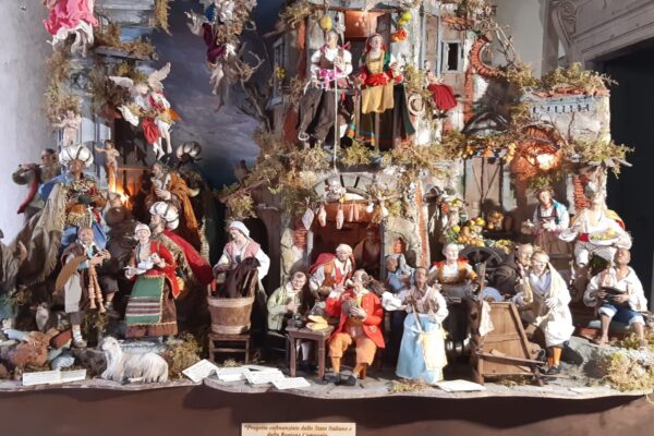 La Campania regala presepi a tutta Italia ma la Regione Lombardia lo rifiuta: ora è fermo a Bergamo