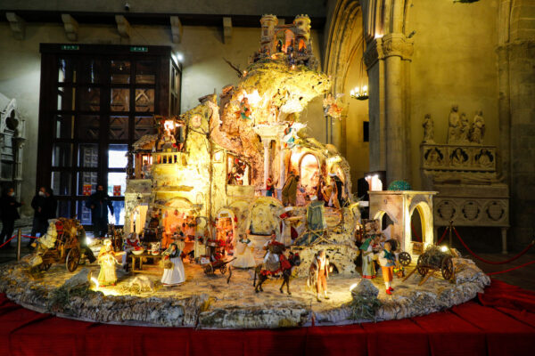 Napoli, ecco il Presepe di Pizza: l’opera esposta nella Basilica di Santa Chiara