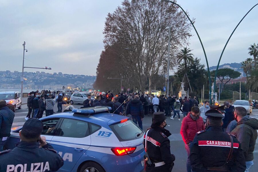 Duecento imprenditori fanno causa a De Luca: “200mila euro buttati, vogliamo il risarcimento”