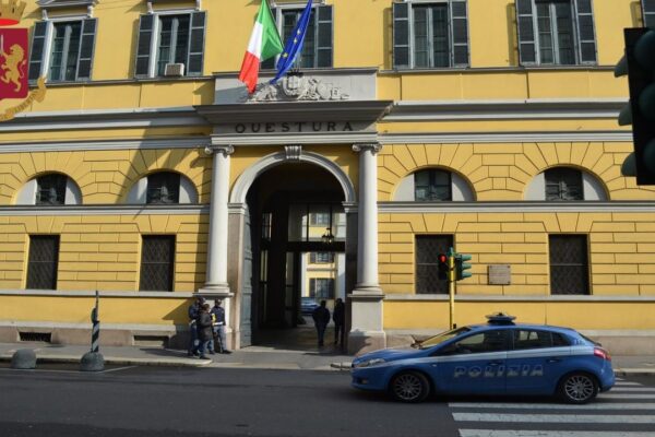 Tragedia in Questura: poliziotto si toglie la vita con la pistola d’ordinanza