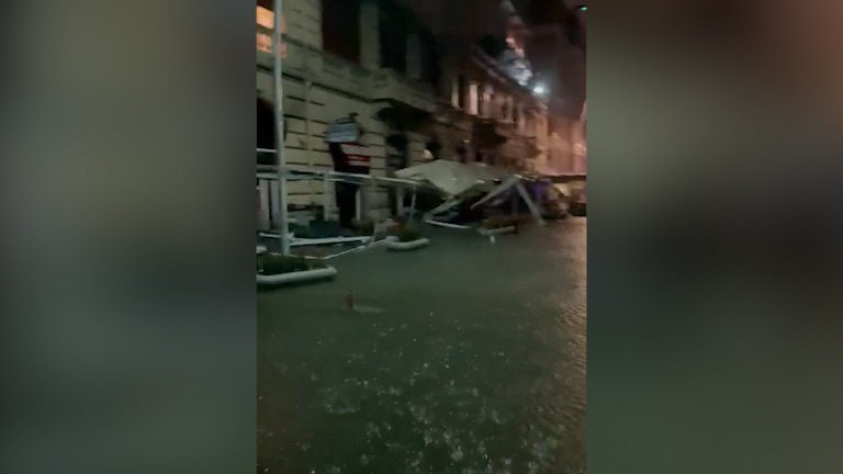 Locali distrutti sul Lungomare di Napoli, BCC approva misure finanziarie di sostegno