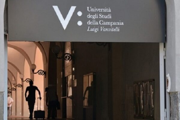 Studente ricattato per l’esame, sospeso professore universitario: “Paga e avrai voto più alto”