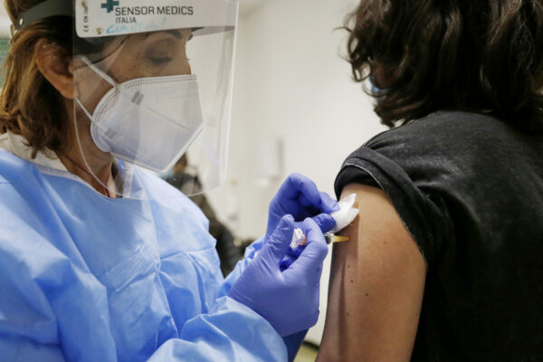 Vaccino anti-Covid, al Policlinico giunte 4500 richieste: si parte il 12 gennaio
