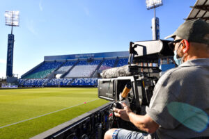 Foto Massimo Paolone/LaPresse 
4 luglio 2020 Reggio Emilia, Italia 
sport calcio 
Sassuolo vs Lecce – Campionato di calcio Serie A TIM 2019/2020 – stadio Mapei Città del Tricolore
Nella foto: una veduta dello stadio Mapei con gli spalti senza pubblico e in primo piano una telecamera

Photo Massimo Paolone/LaPresse 
July 4, 2020 Reggio Emilia, Italy 
sport soccer 
Sassuolo vs Lecce – Italian Football Championship League A TIM 2019/2020 – Mapei stadium
In the pic: a view of the Mapei stadium with the stands without fans and a camera in the foreground