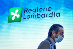 Foto LaPresse – Claudio Furlan 
08/01/2021 – Milano (Italia) cronaca 
Conferenza stampa Presidente Regione Lombardia Attilio Fontana su rimpasto giunta regionale 

Photo LaPresse – Claudio Furlan
January 8,  2021 – Milan (Italy) news 
Press conference of President of the Lombardy Region Attilio Fontana on the reshuffle of the regional council