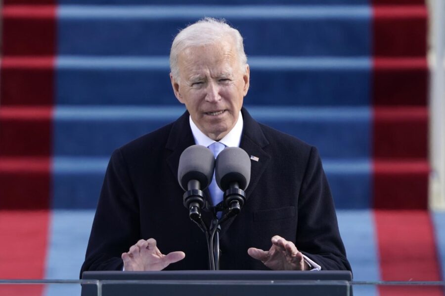 Biden comincia dalla pandemia: tampone e quarantena per chi arriva negli USA