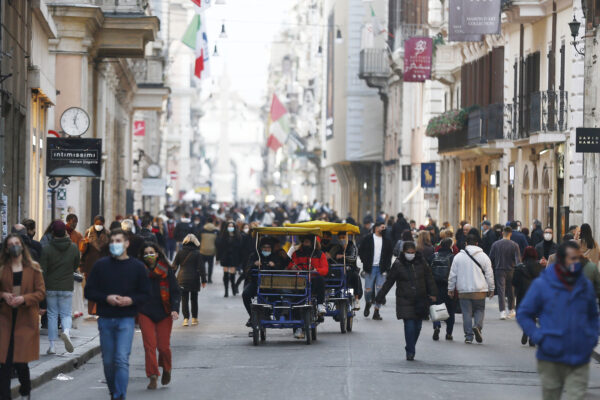 Regioni, da oggi 15 in zona gialla: le regole da seguire