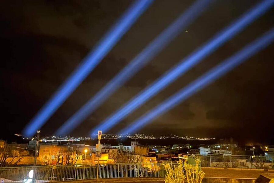 “Un faro per la cultura”, Procida illuminata dai comuni del golfo
