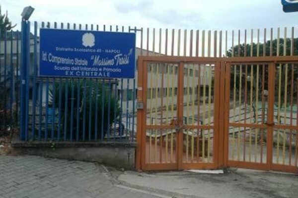 Napoli, scuole vandalizzate e svaligiate: zero telecamere e nessun sistema d’allarme