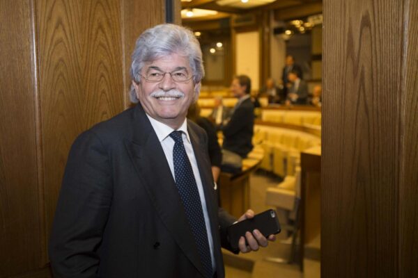 Razzi prepara i pop corn: “Mi chiamavano voltagabbana, andrò in Senato a ridergli in faccia”