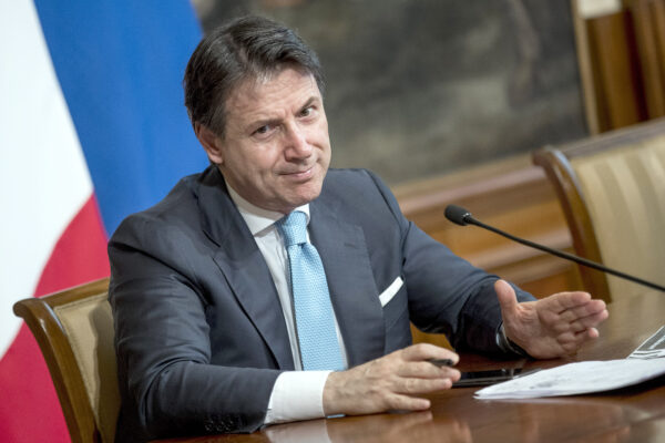 Conte non si tocca, il populismo non muore mai