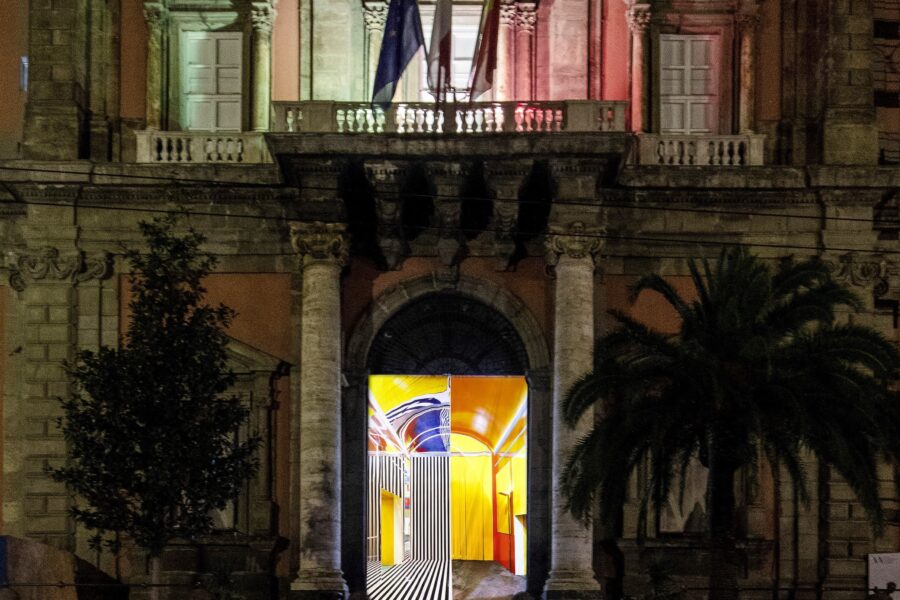I musei sono ancora chiusi ma l’arte illumina i portoni: Madre e Mann insieme per Napoli