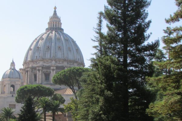 Washington val bene una messa… Il secondo presidente cattolico è arrivato, che farà?