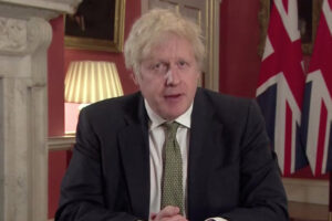 Boom di contagi in Gran Bretagna, Johnson annuncia terzo lockdown: “State a casa”