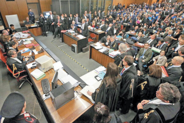 Allarme degli avvocati: “Udienze senza preavviso e lunghe attese a vuoto”