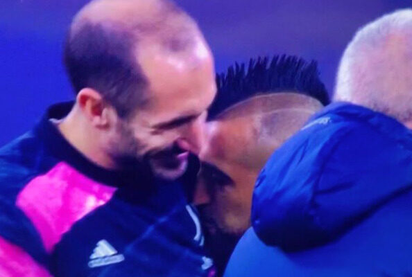 Vidal “bacia” la Juve, segna e fa vincere l’Inter: ma è polemica