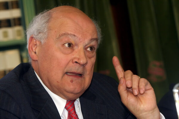 © Marco Merlini / LaPresse
19-12-2006  Roma
Politica
Biblioteca del Senato – Presentazione del IX Rapporto Iref sull’Associazionismo sociale “Gli anticorpi della societa’ civile”, promosso dalle Acli.
Nella foto  Stefano Zamagni
© Marco Merlini / LaPresse
Rome, 2006-19-12
Politic
Senato’s library – Acli’s report
In the picture: Stefano Zamagni