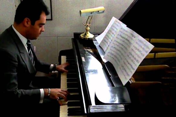 Il dramma di Adriano Urso, il pianista diventato rider morto durante una consegna