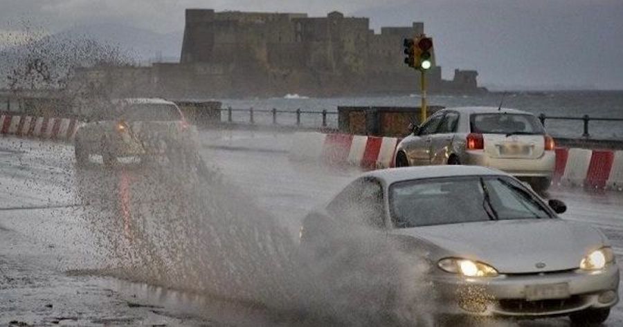 Maltempo in Campania, allerta meteo della Protezione civile per temporali e forte vento