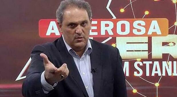 “I grandi media falsificano i numeri della pandemia”, e il presentatore negazionista muore a causa del covid