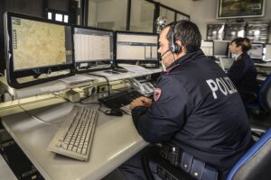 Napoli, le intercettazioni costano 15 milioni all’anno: le ‘spese folli’ della giustizia