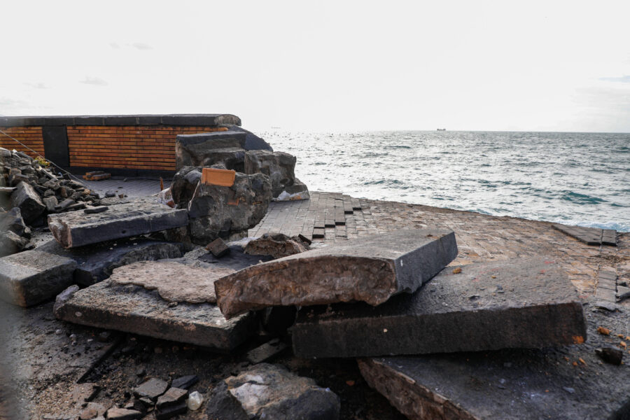 Foto Fabio Sasso/LaPresse
29/12/2020 Napoli – ItaliaCronacaNapoli, violenta mareggiata invade il lungomare: pesanti i danniNella foto: i danniPhoto Fabio Sasso/LaPresse29/12/2020 Naples – ItalyNewsNaples, violent sea storm invades the waterfront: heavy damageIn the photo: the damage