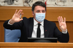 Renzi affossa Conte e le sue teorie: “Complottismo è una malattia, Draghi meglio di lui”