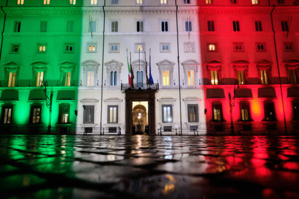 Via libera dal Cdm al Recovery, le ministre renziane si astengono: crisi ad un passo