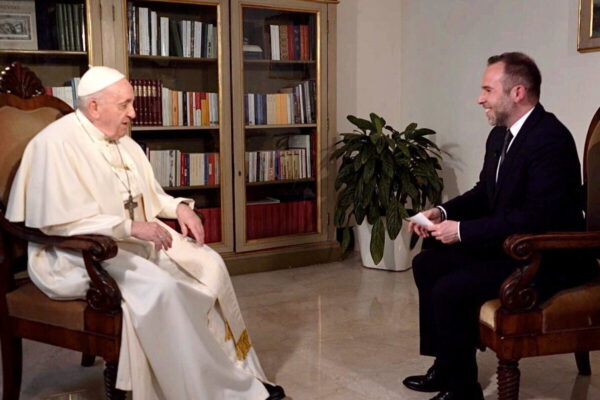 Papa Francesco: “C’è già la terza guerra mondiale, politici pensino al ‘noi’ e non al proprio ego”