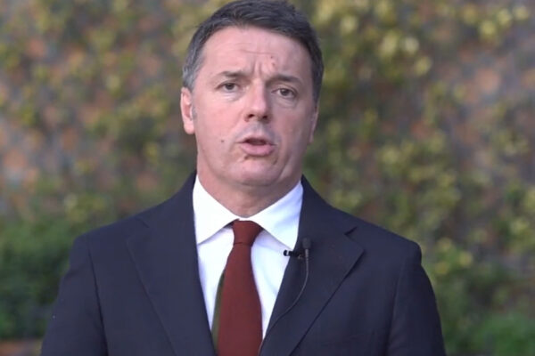 Renzi e la crisi di governo: “L’Italia si sta giocando l’osso del collo, che scandalo i gruppi improvvisati”