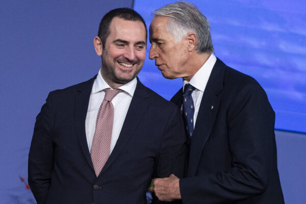 Olimpiadi senza inno e bandiera, il governo si salva in extremis: approvato il ‘decreto Cio’