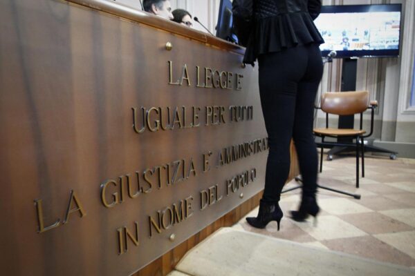 “Basta limitazioni per il Covid, il Tribunale riparta”, l’appello della Camera penale di Napoli