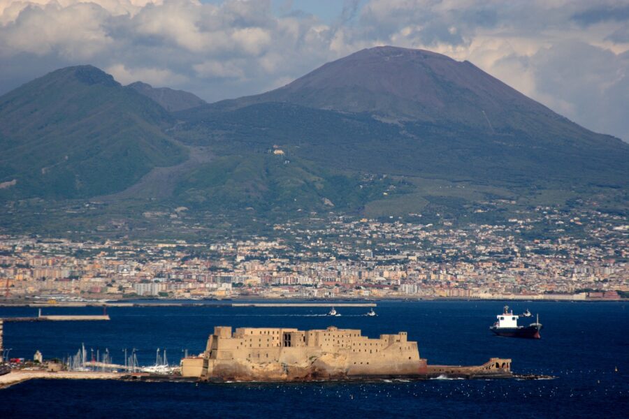 Il Vesuvio riapre, al via le visite al Cratere