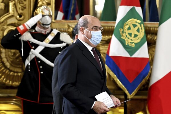Zingaretti non ne combina una giusta: tutto gli errori del Pd succube dei grillini