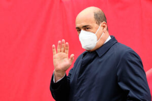 Zingaretti indagato per abuso d’ufficio, altra tegola giudiziaria per il governo Conte