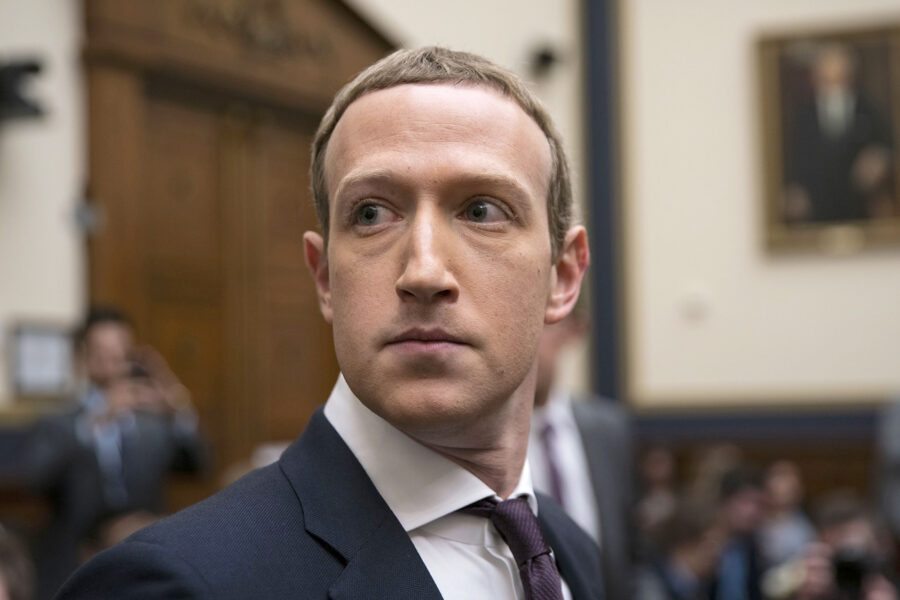 La democrazia Usa si interroga su come bloccare Trump, Facebook l’ha già fatto